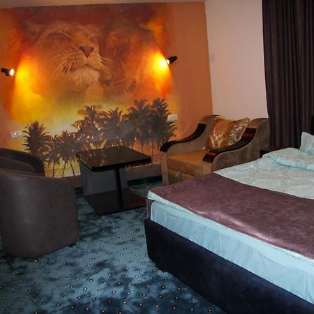 Nice Hotel Єреван Екстер'єр фото