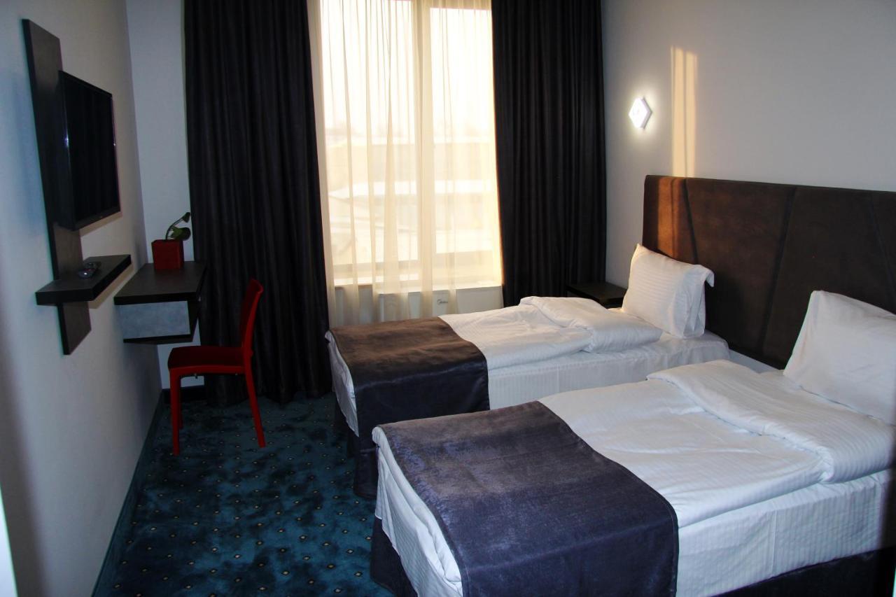 Nice Hotel Єреван Екстер'єр фото