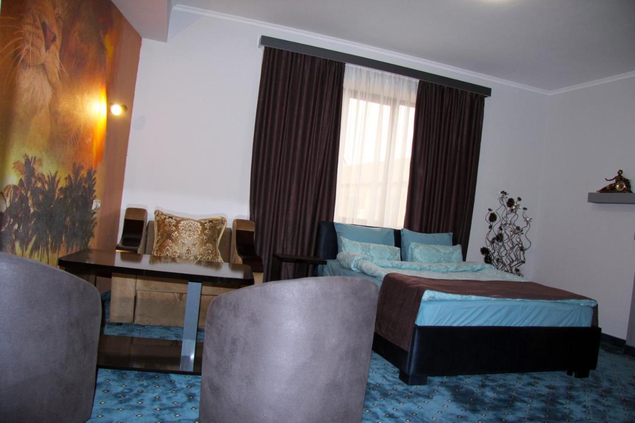Nice Hotel Єреван Екстер'єр фото