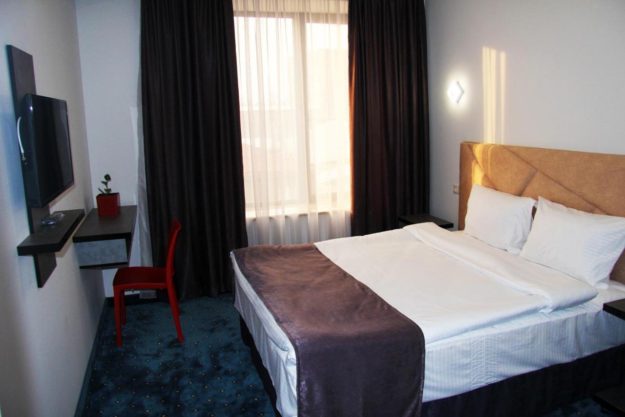 Nice Hotel Єреван Екстер'єр фото